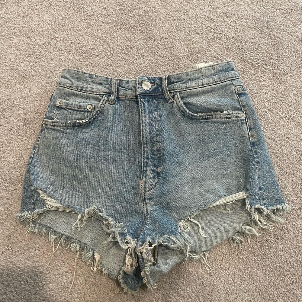 Brand new Zara jeans! Only took tag off because I thought they would fit me !